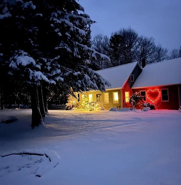 7. Led ışıklarla aydınlatılmış bu eve bayıldık!