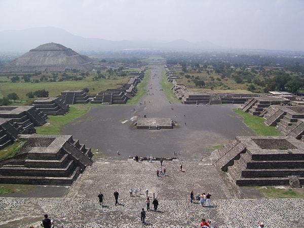 6. Teotihuakan Piramitleri hangi ülkede yer almaktadır?