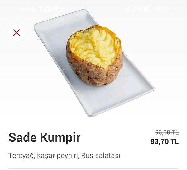 Tereyağı ve kaşarla satılan kumpire dost ülke Rusların adına salata da ekleyince 83,70 TL olan fiyatı herkesi şoke etti.