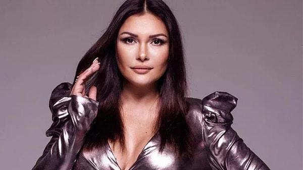 Eski Miss Turkey güzeli olan model ve şarkıcı Tuğba Altıntop, son günlerde gündemden düşmeyen isimlerden biri.