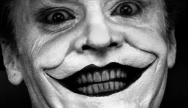 12. Иногда люди на улице улыбаются мне, и я не понимаю почему, поэтому жутко беспокоюсь.