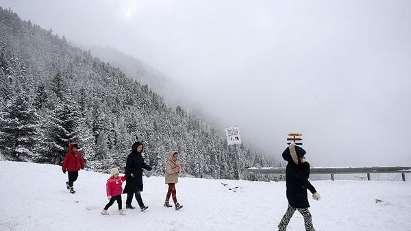 Beklenen kar Trabzon'un yüksek kesimlerine düştü