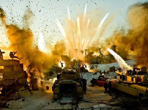 8. "Transformers" (2007) filminde New Mexico'yu bombalama sahnesi