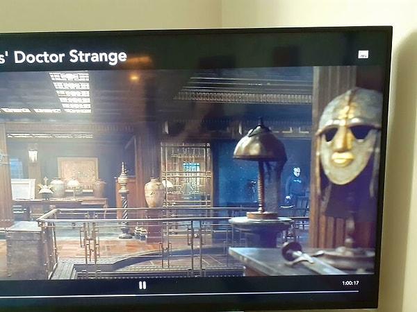 15. Doctor Strange 2 (2022) filminde arka planda ekibi görebilirsiniz.