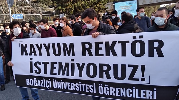 'Öğrencilerimize dokunma, hukuksuzluğun karşısındayız'