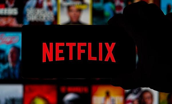 Akış devlerinden biri olan Netflix, şifre paylaşımını en alt seviyeye indirmek için kolları sıvadı. Bu konu hakkında çalışmalara ağırlık veren platform geçtiğimiz günlerde, şifre paylaşımını nasıl engelleyeceğini anlattığı bilgileri yayınlamıştı.