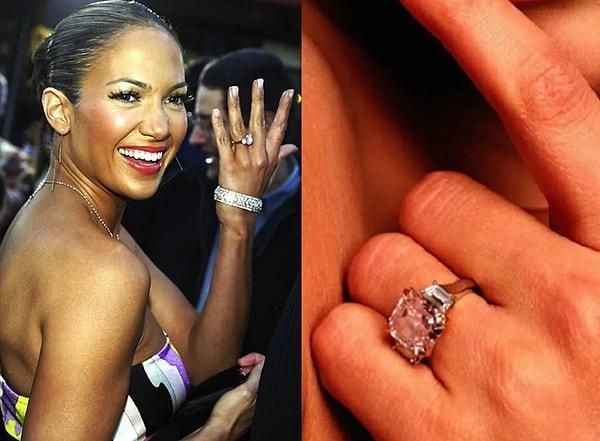8. Jennifer Lopez 8.5 karatlık mavi elmas yüzüğü: 4.5 milyon dolar