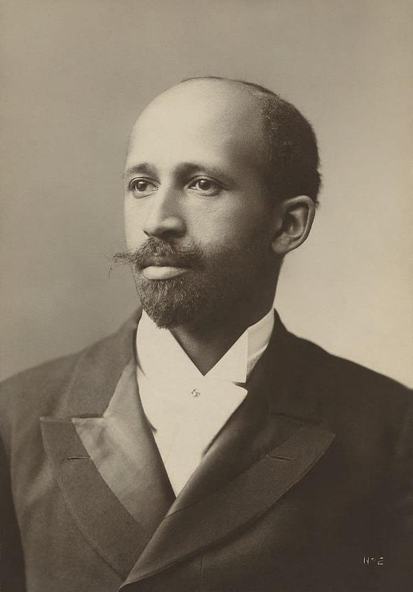 2. William E. D. Du Bois, Harvard Üniversitesi'nde doktora yapan ilk siyahi Amerikan vatandaşıydı.