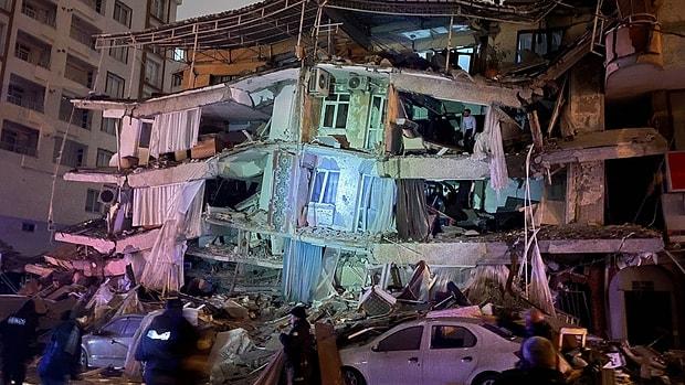 Kahramanmaraş'ta 7.4 Büyüklüğünde Deprem!