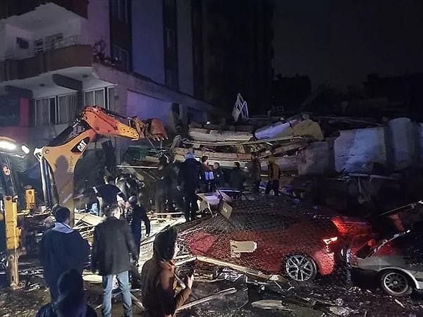Merkez üssü Kahramanmaraş'ın Pazarcık ilçesi olarak kaydedilen 7.4 büyüklüğündeki deprem ülke gündeminde yer alıyor.