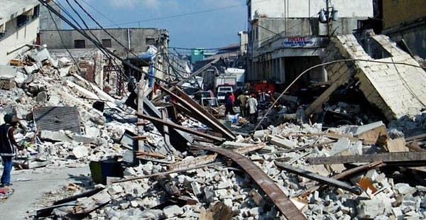 Kahramanmaraş merkezli 7,7 ve 7,6 büyüklüğündeki iki büyük depremle on ilimizde binlerce bina yıkıldı, on binlerce insanımızı kaybettik.