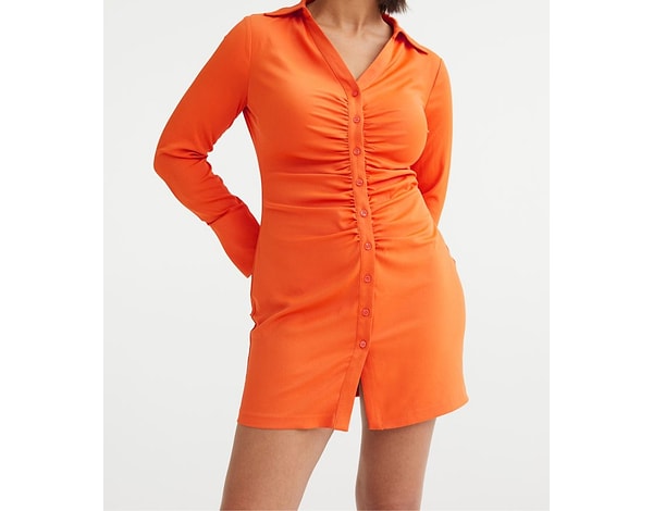 3. Pekii bu turuncu elbiseyi kimin giydiğini biliyor musun?