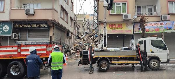 Kahramanmaraş'ta 7.7 büyüklüğünde deprem meydana gelirken Gaziantep'te 6,4 ve 6,5 büyüklüğünde deprem oldu.