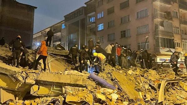 1000'den fazla vatandaşımızın hayatını kaybettiği depremin ardından Kahramanmaraş'ın Elbistan ilçesinde saat 13.24`te 7.6 büyüklüğünde bir deprem daha meydana geldi.