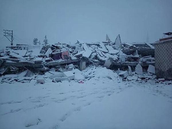 The beginning of a heavy snowstorm in Malatya, where transportation has become difficult due to difficult weather conditions, especially in the districts and villages, has made things even more difficult.