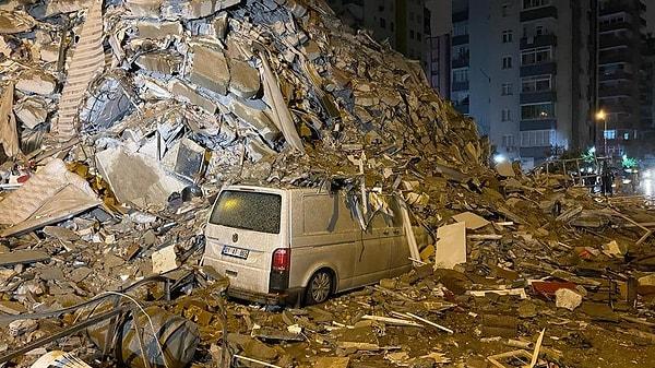 Kahramanmaraş merkezli meydana gelen depremler birçok ilde on binlerce can kaybına sebep oldu.