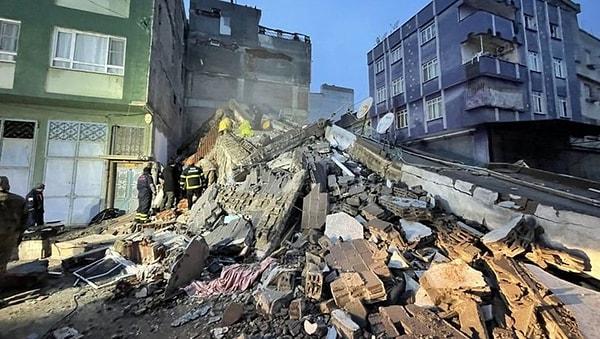 6 Şubat Pazartesi günü saat 04.17'de Kahramanmaraş'ın Pazarcık ilçesinde 7.4 büyüklüğünde meydana gelen depremin büyüklüğü, 7.7 olarak revize edildi.