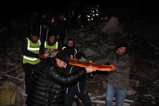 Hatay'da 26 Saat Sonra Enkazdan 2 Çocuk Çıktı