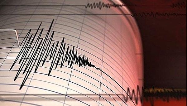 Şimdi konuşulanları duyuyorum da… 7,5 büyüklüğünde iki depremin hangisi artçıydı hangisi öncüydü diye…