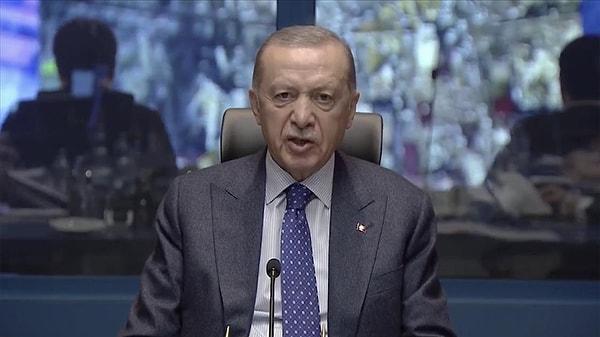 Erdoğan, "Anayasanın 119. maddesinin bize verdiği yetkiye dayanarak OHAL ilan etme kararı aldık" dedi.