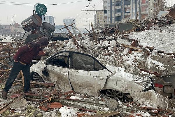 Türkiye 6 Şubat gününde hepimizi sarsan iki deprem yaşadı. Kahramanmaraş merkezli 7.7 ve 7.6 büyüklüğündeki iki deprem Malatya'ya da büyük zarar verdi.