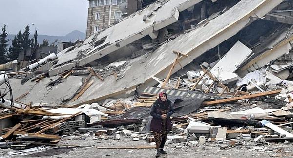 Kahramanmaraş'ta meydana gelen iki büyük depremin etkileri her geçen daha çok hissediliyor. Deprem bölgesinde bulunan birçok bina enkaza dönüştü.