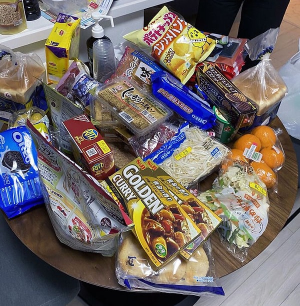 24. Чтобы стимулировать экономику, Япония выдает бесплатные денежные купоны для использования их в местных супермаркетах и ресторанах, если вы путешествуете по стране