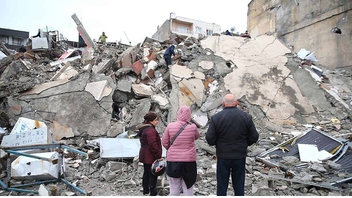 Göçük Altındakileri Arayıp Dalga Geçenler Tutuklandı