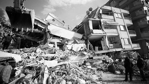 Depremden en çok etkilenen çevre illerden biri, yüzlerce binanın tahrip olduğu ve son aktarılan bilgilere göre 872 vatandaşımızın hayatını kaybettiği Hatay oldu!