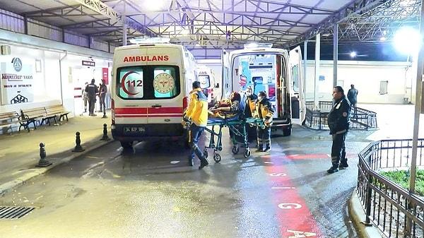 Yaralıların bir kısmı ise İstanbul'a sevk edildi. Pek çok farklı hastaneye sevk edilen depremzedelerin tedavileri sürüyor.