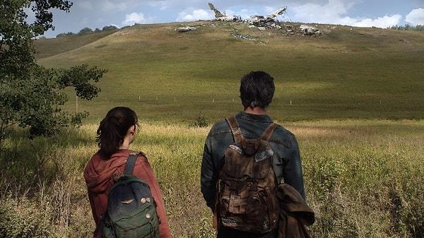 16. Bu açıklamaların üzerine yönetmen Neil, aşk ve toplumsal mesaj taşıması kaydıyla The Last of Us oyununun üçüncüsünü beklediğini de dile getirdi.