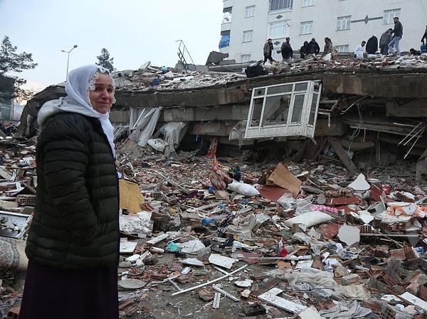 Kahramanmaraş'ın Pazarcık ve Elbistan ilçelerinde 6 Şubat Pazartesi günü meydana gelen iki şiddetli deprem ülkemizde pek çok kişinin ölümüne ve binaların yıkılmasına yol açtı. Depremden sonra bölgede artçı sarsıntılar ise hâlâ devam ediyor.
