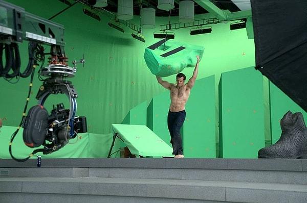 9. Henry Cavill, Zack Snyder'ın Justice League'inin çekiminde