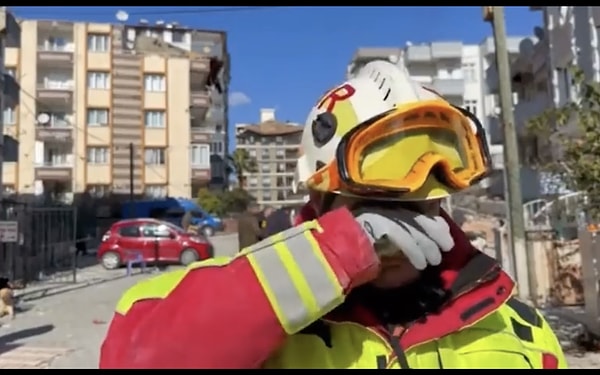 Ekibin bir üyesi ise bu çalışmadan sonra uzatılan mikrofona konuşmaya çalışırken gözyaşlarına boğuldu.