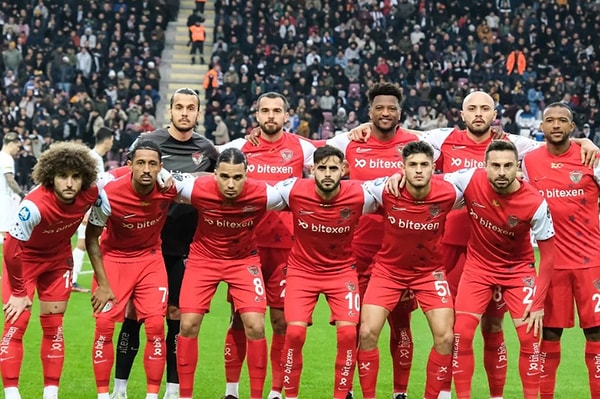 TFF Başkanı Mehmet Büyükekşi, 'Bu hafta oynanacak maçlarımızı önümüzdeki haftaya ertelemiştik. Acımız çok büyük. Onun için bugün itibarıyla maçlarımızı 3-4 mart tarihinden itibaren başlatma kararı aldık.' dedi.