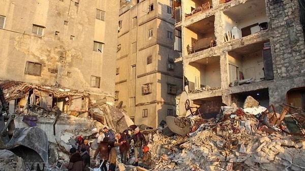 Suriye’de depremlerden etkilenen İdlib, Halep, Hama, Lazkiye ve Tartus illerinde arama kurtarma çalışmaları 6 Şubat’tan bu yana sürüyor.