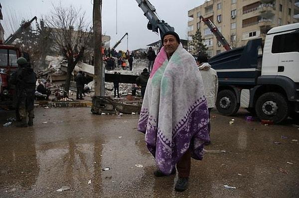 Depremden etkilenen tüm illerde ilk günlerden beri yağmur ve kar etkili oldu. Meteoroloji Genel Müdürlüğü; Kahramanmaraş, Adana, Hatay, Kilis, Şanlıurfa, Malatya, Diyarbakır, Osmaniye, Adıyaman, Gaziantep'te havanın nasıl olacağını açıkladı.