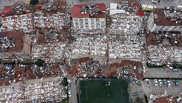 Kabus gibi günler yaşıyoruz. Kahramanmaraş'ta üst üste meydana gelen iki ayrı depremle büyük bir yıkım yaşadık.