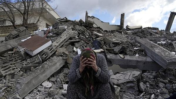 6 Şubat günü Kahramanmaraş'ta meydana gelen büyük Güney Doğu depremi sonrası Türkiye büyük bir yıkıma uğramıştı.