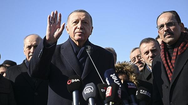 Cumhurbaşkanı Recep Tayyip Erdoğan da deprem bölgelerine ziyaretlerde bulunuyor.