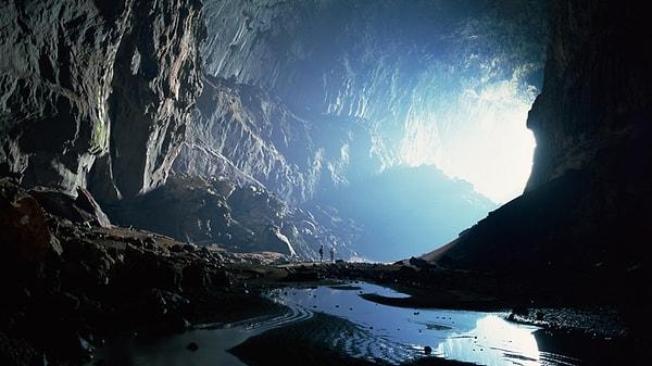 3. Dünyanın en büyük mağarası aşağıdakilerden hangisidir?