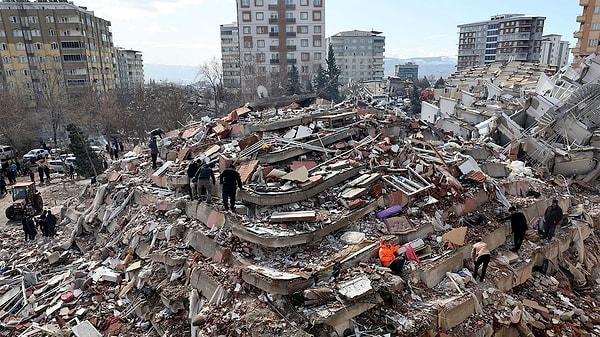 Kahramanmaraş merkezli yaşanan depremlerin ardından Türkiye adeta tek yumruk oldu.