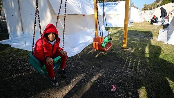 'Çocuklarımızı desteklemek için çadırlar kuruyoruz'
