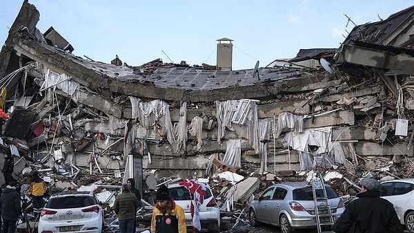 Yaşanan Kahramanmaraş merkezli deprem birçok insanın fiziksel, psikolojik, maddi ve manevi zararlar görmesine neden oldu.