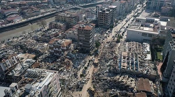 Yaşanan büyük felaketin ardından uzmanlar büyük İstanbul depremi konusunda uyarılarda bulunmaya başladı.