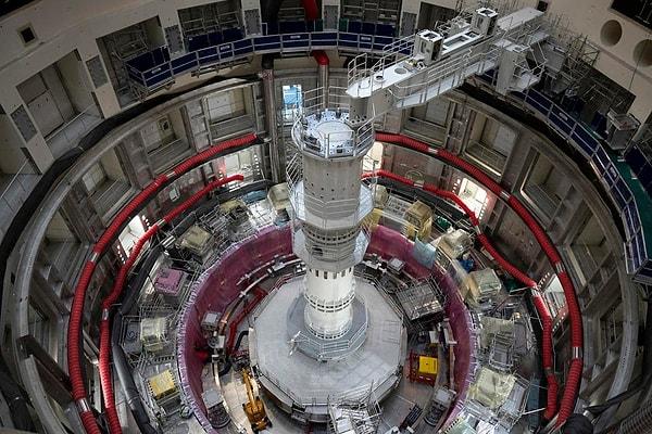 Bir İngiliz firması, nükleer füzyon santrallerini test etmek için kullanılabilecek, dünyada bir ilk olan “süper” mıknatıs setini duyurdu.