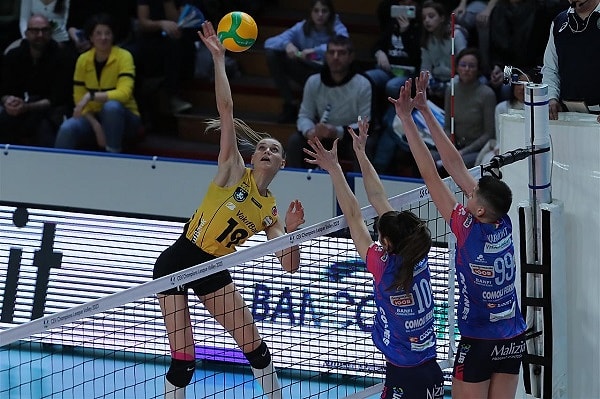 Igor Gorgonzola Novara, VakıfBank ile oynayacakları CEV Şampiyonlar Ligi C Grubu maçının tüm gelirini Türkiye'deki depremzedeler için bağışlanacağını açıkladı.