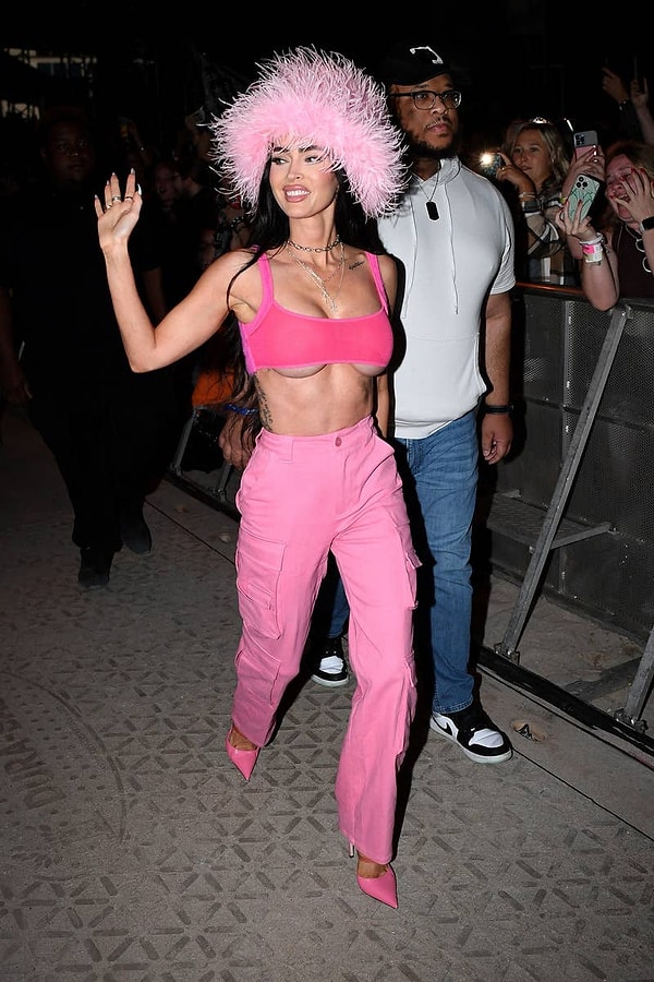 И после этого она удалила свой аккаунт.