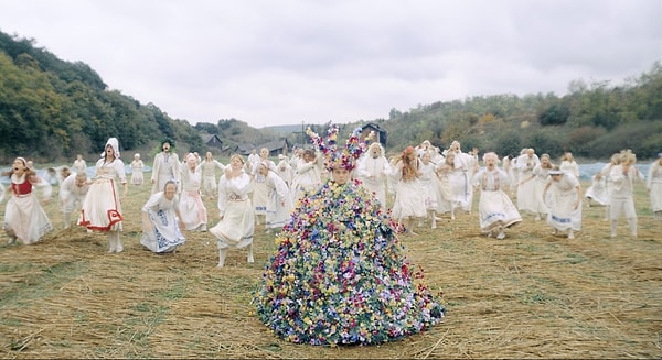 Midsommar konusu nedir?