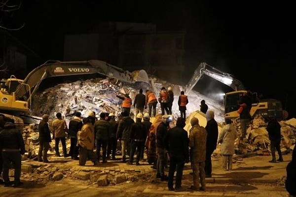 Bu salgın hastalıklar susuzluk sonucu, hijyenik koşulların olmamasından ve yangınlardan çıkan kimyasalların solunması gibi problemlerden tetiklenebilir.